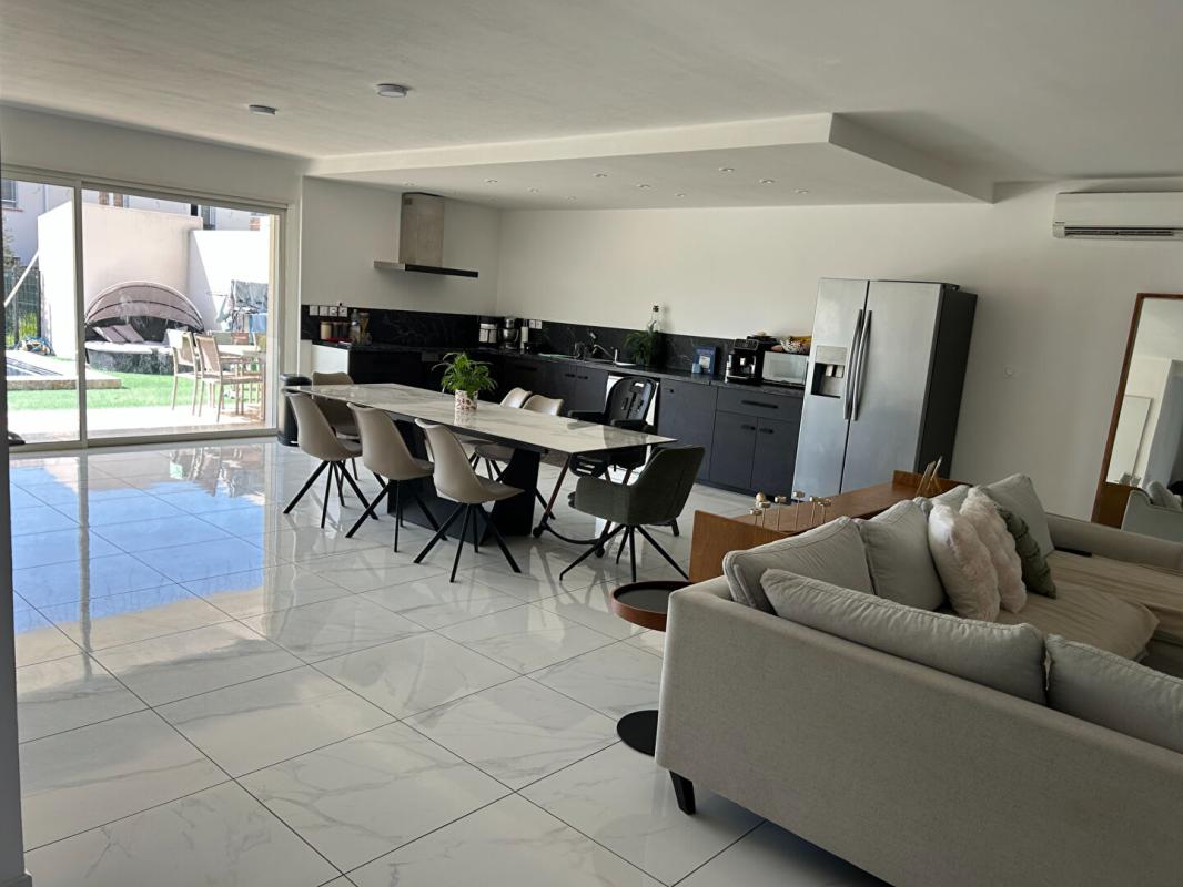 MONTARNAUD Villa  5 chambres 200 m2 4