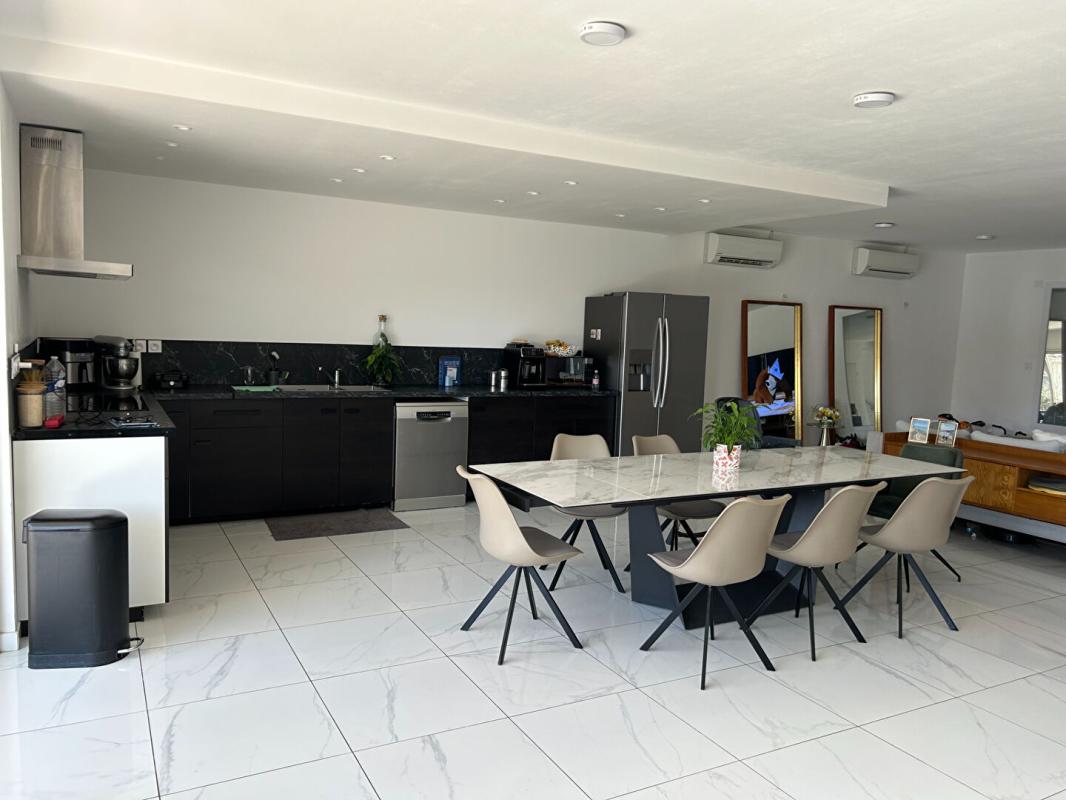 MONTARNAUD Villa  5 chambres 200 m2 5