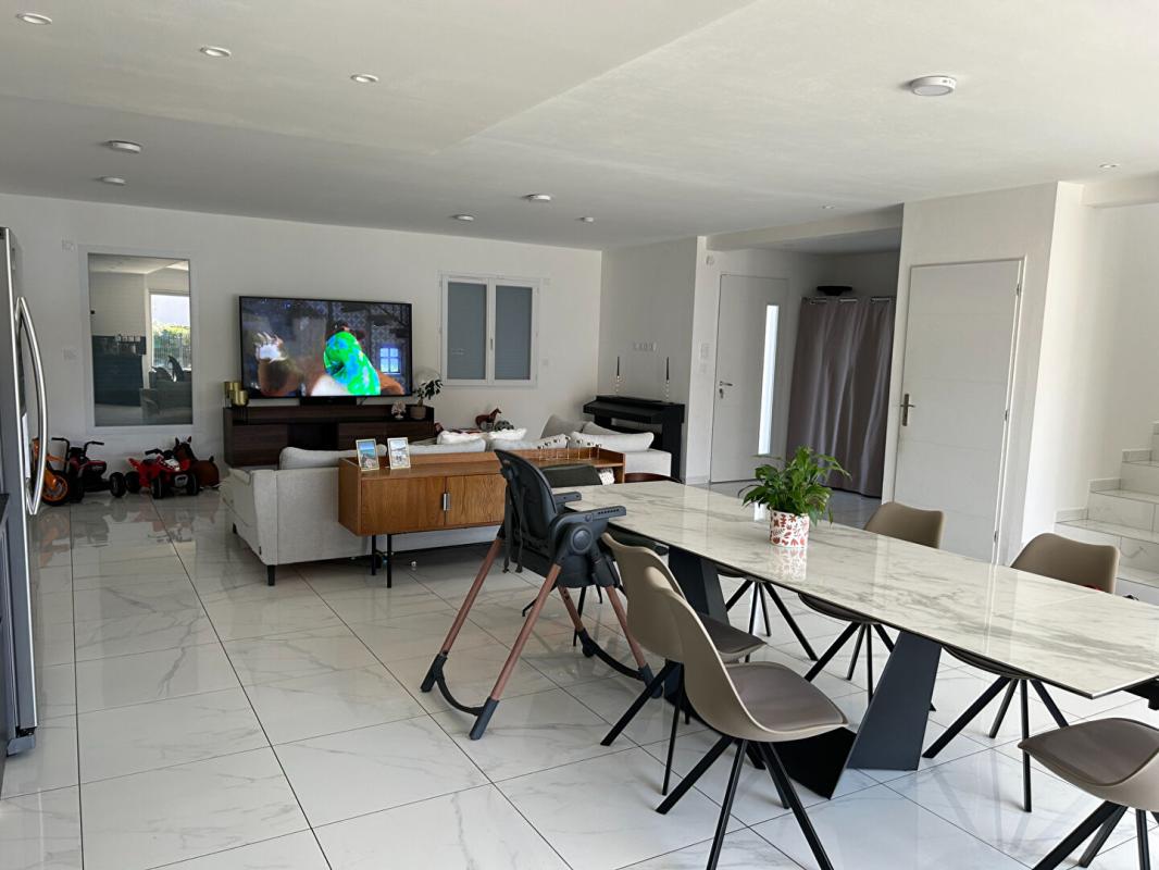 MONTARNAUD Villa  5 chambres 200 m2 6