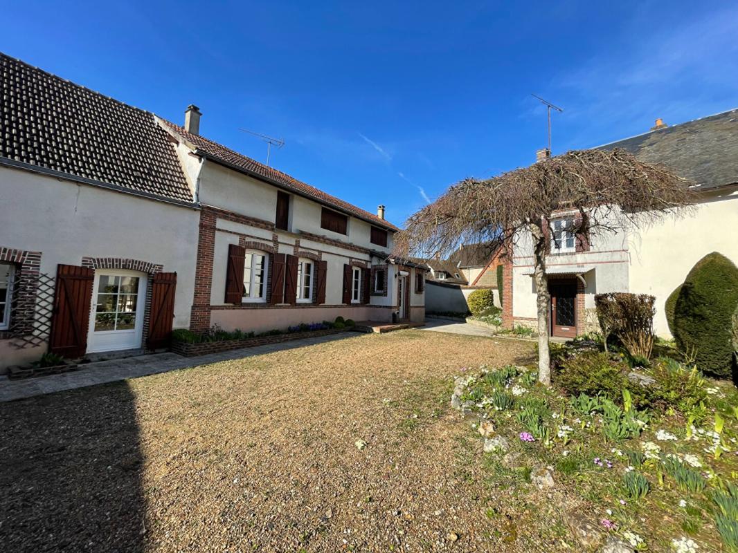 SAINT-PIAT 28130 Maintenon 165 m2 terrain 935 m2 1