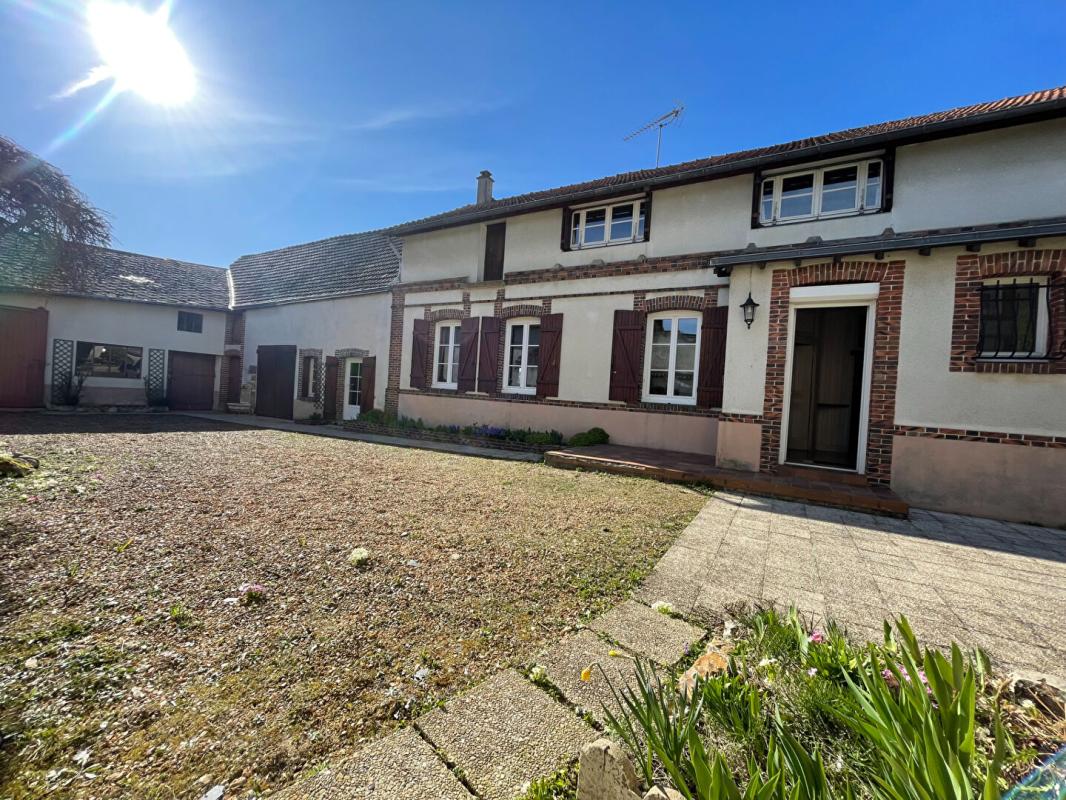 SAINT-PIAT 28130 Maintenon 165 m2 terrain 935 m2 2