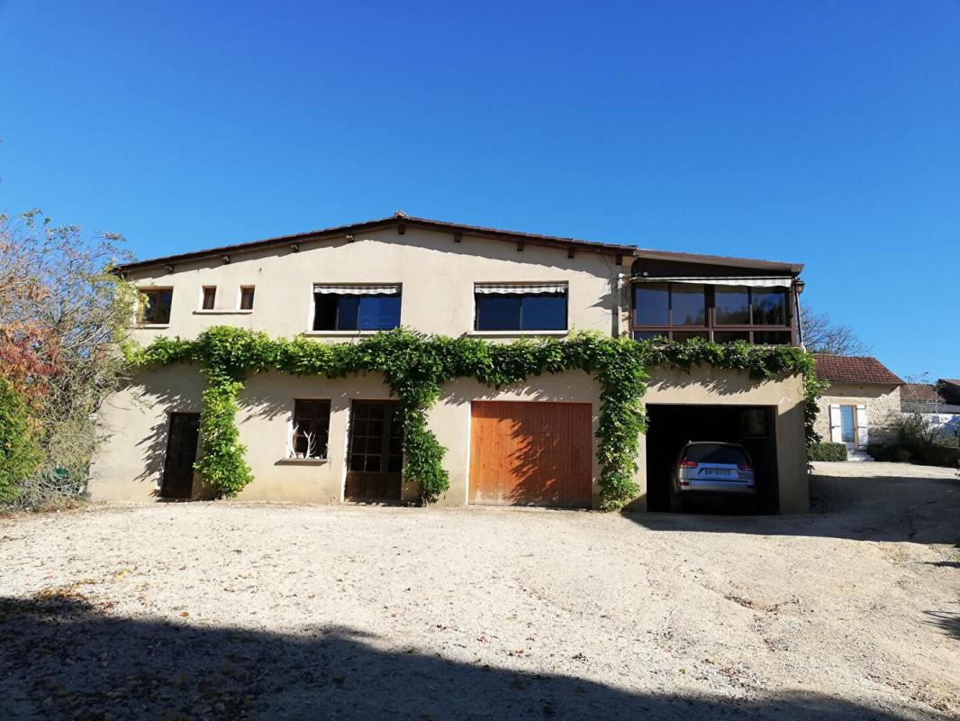 MARQUAY Domaine ferme auberge gîtes 30 pièce(s) 650 m2 10