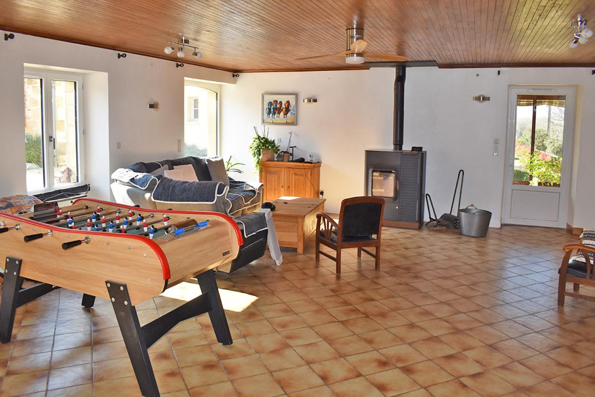 MARQUAY Domaine ferme auberge gîtes 30 pièce(s) 650 m2 15