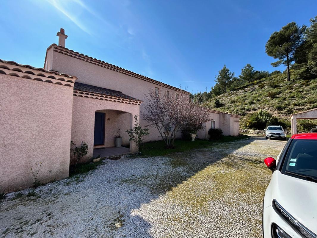 BANDOL VILLA D'EXCEPTION ,VUE PANORAMIQUE ,CALME ABSOLU , 6 CHAMBRES ,PISCINE , 5 000 m² DE TERRAIN 15