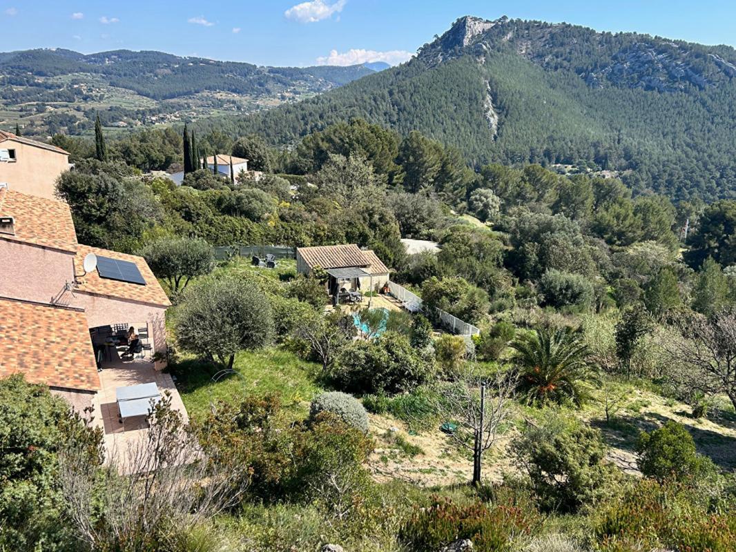 BANDOL VILLA D'EXCEPTION ,VUE PANORAMIQUE ,CALME ABSOLU , 6 CHAMBRES ,PISCINE , 5 000 m² DE TERRAIN 4