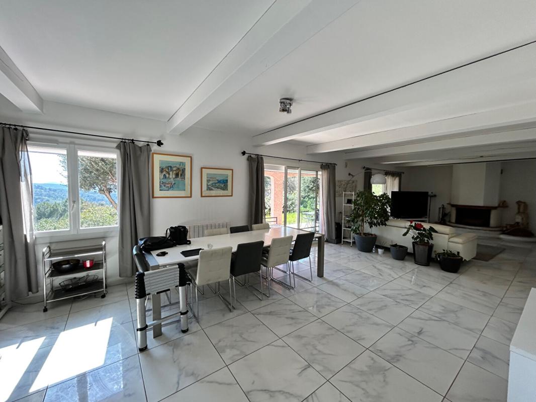 BANDOL VILLA D'EXCEPTION ,VUE PANORAMIQUE ,CALME ABSOLU , 6 CHAMBRES ,PISCINE , 5 000 m² DE TERRAIN 5