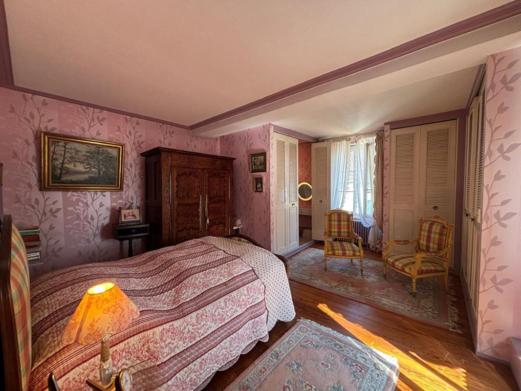 MAGNY-COURS Maison de caractère 332 m² - Terrain 2 489 m² - Piscine - Dépendances - Proche Magny-Cours 10