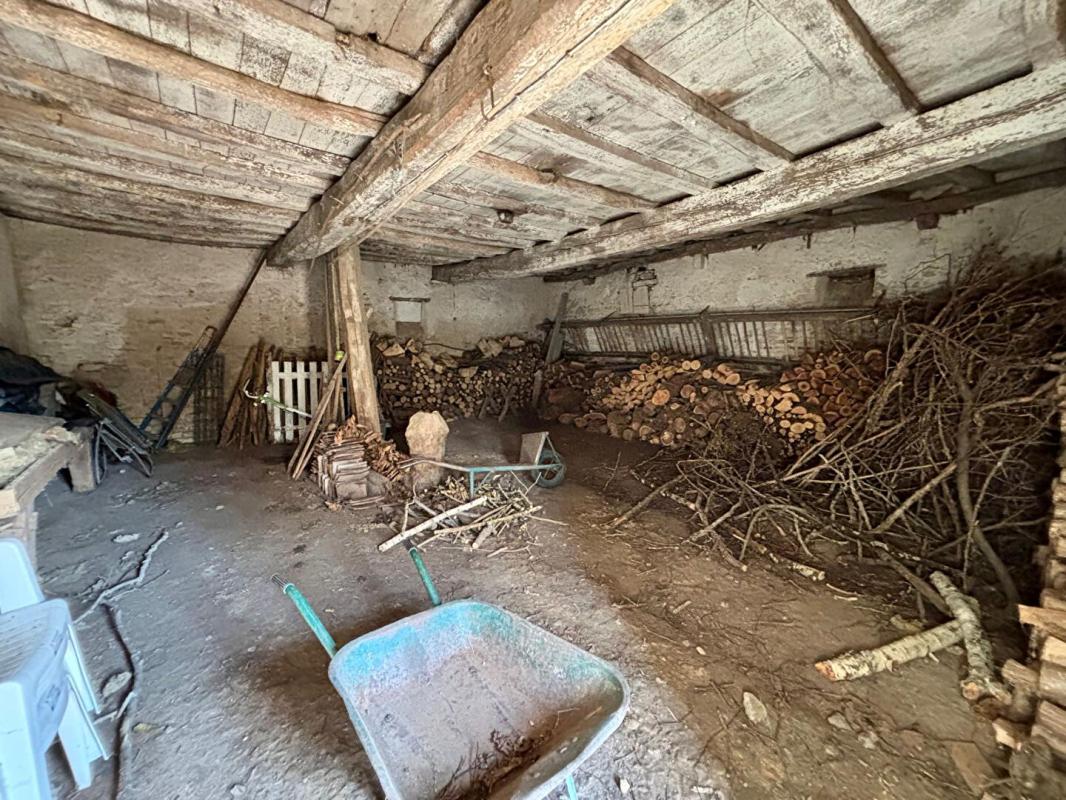 MAGNY-COURS Maison de caractère 332 m² - Terrain 2 489 m² - Piscine - Dépendances - Proche Magny-Cours 16