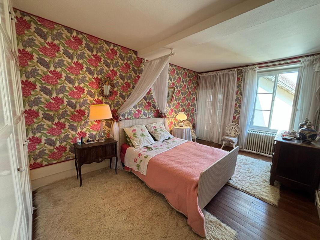 MAGNY-COURS Maison de caractère 332 m² - Terrain 2 489 m² - Piscine - Dépendances - Proche Magny-Cours 8