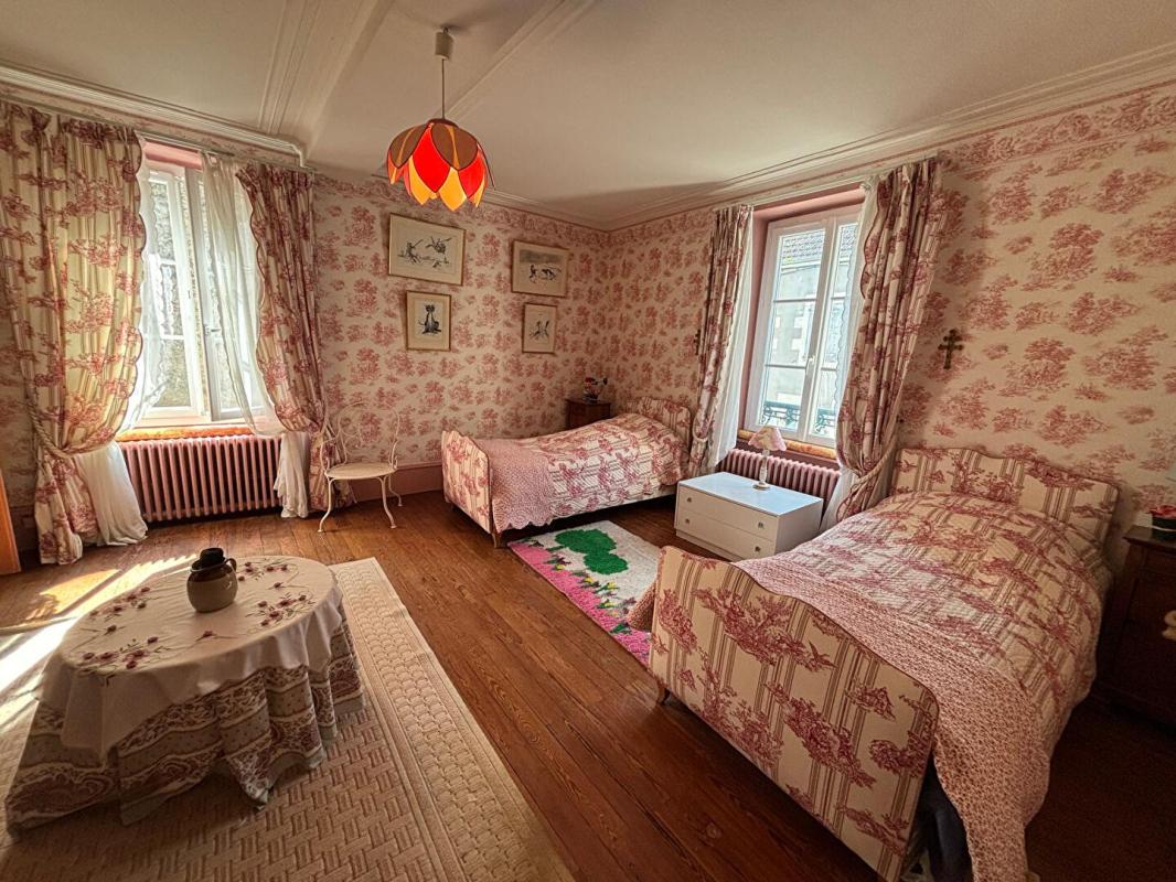 MAGNY-COURS Maison de caractère 332 m² - Terrain 2 489 m² - Piscine - Dépendances - Proche Magny-Cours 9