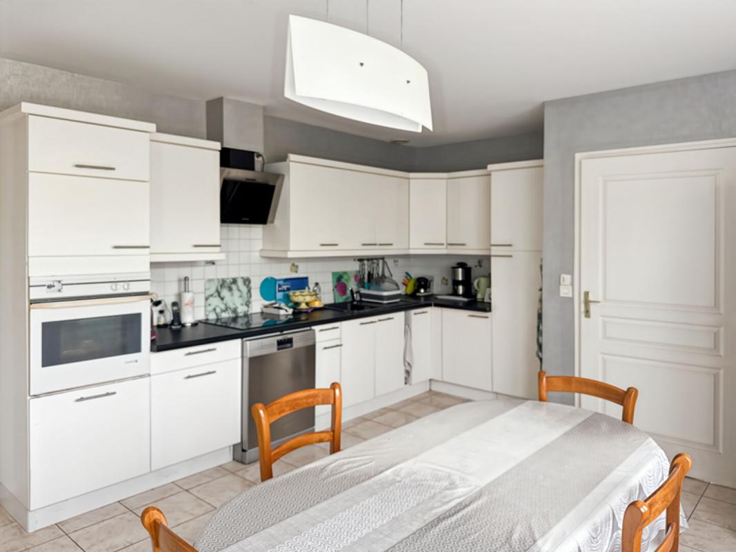 SAINT-DENIS-D'ANJOU Maison Saint Denis D Anjou 6 pièce(s) 2