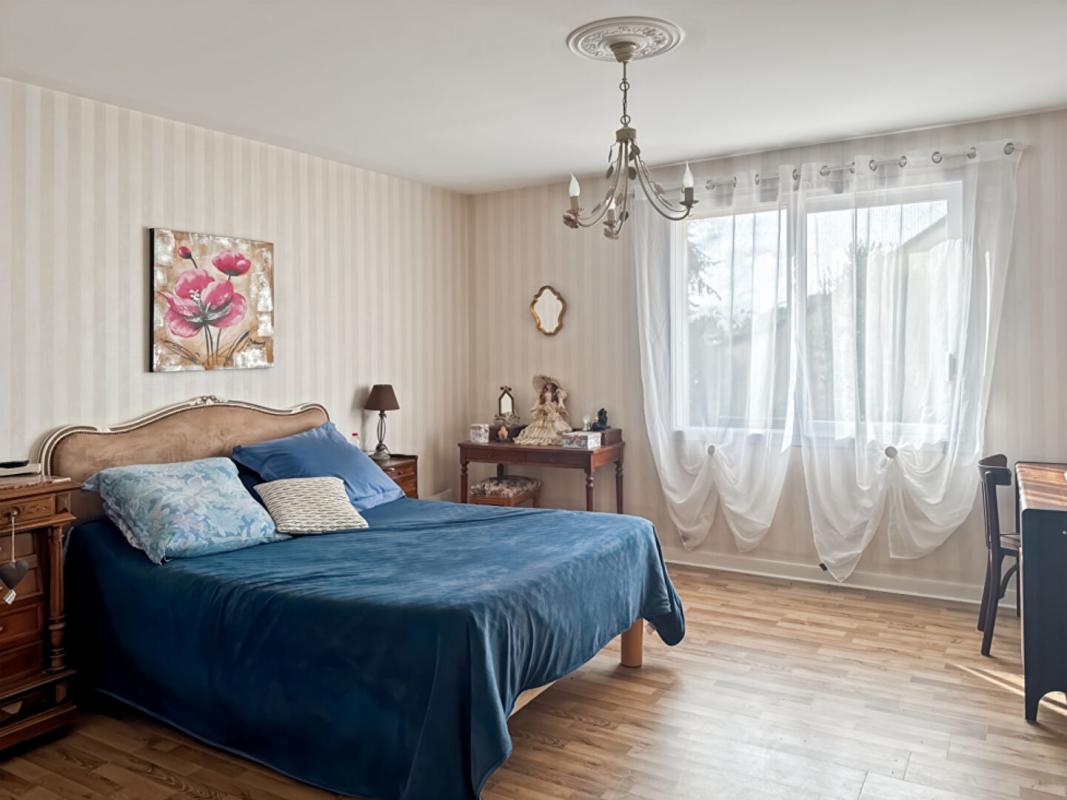 SAINT-DENIS-D'ANJOU Maison Saint Denis D Anjou 6 pièce(s) 7