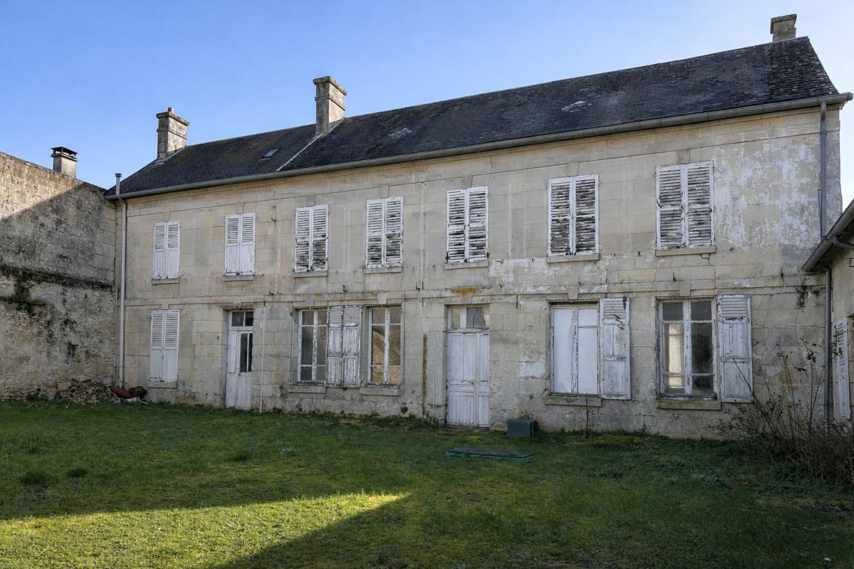 DOMMIERS Immeuble en pierre avec fort potentiel de division ? 220 m² à rénover entièrement 1