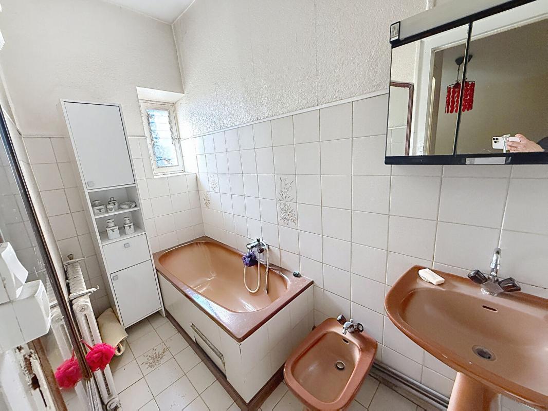 VANNES Maison en pierre de caractère à rénover. Vannes quartier Gare, volumes et potentiel rare 10