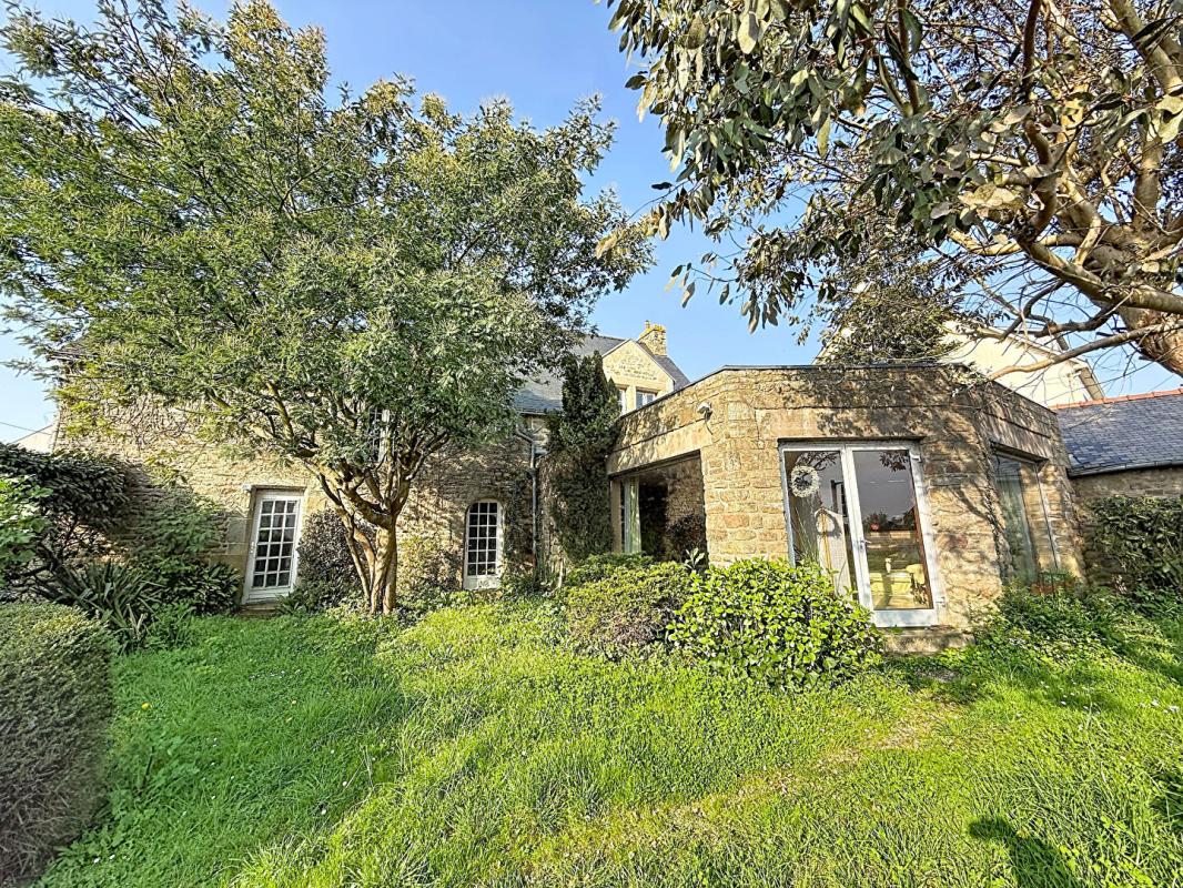 VANNES Maison en pierre de caractère à rénover. Vannes quartier Gare, volumes et potentiel rare 13