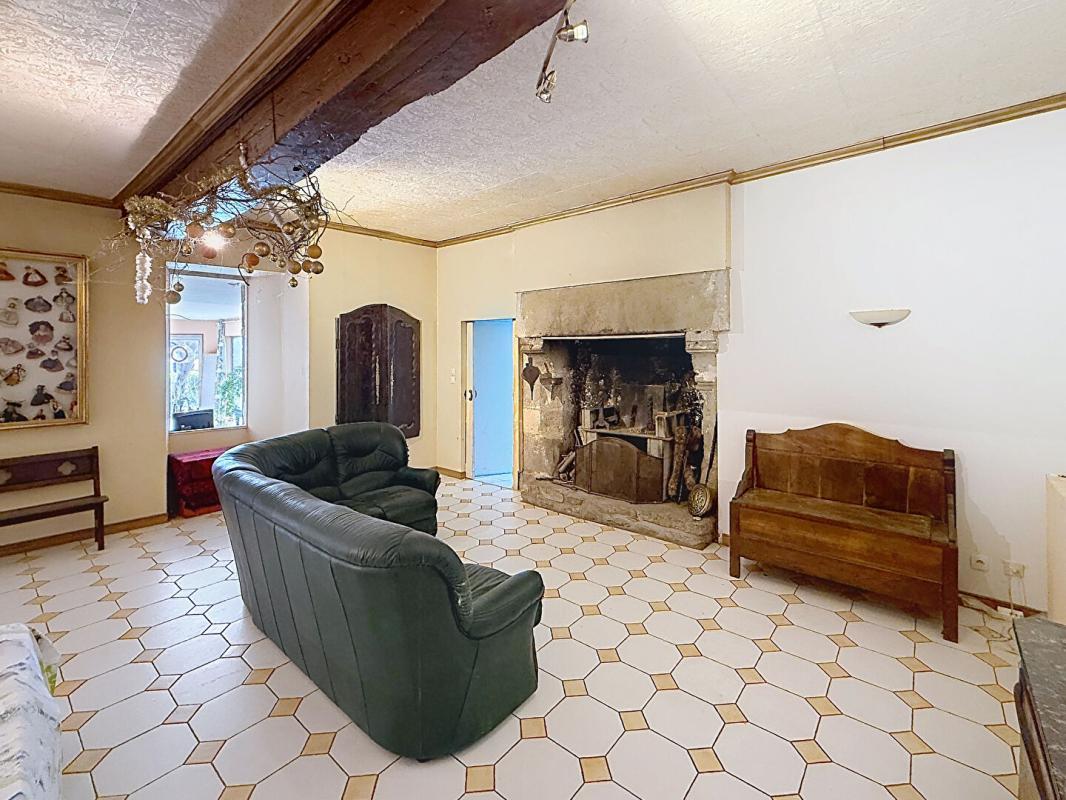 VANNES Maison en pierre de caractère à rénover. Vannes quartier Gare, volumes et potentiel rare 6