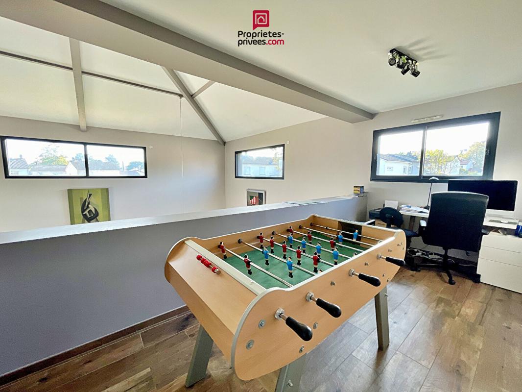 EYSINES Maison Eysines 6 pièce(s) 170 m2 piscine dépendance double garage 14