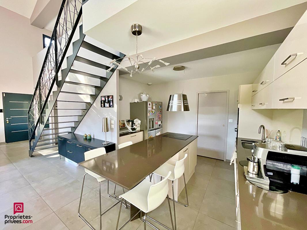 EYSINES Maison Eysines 6 pièce(s) 170 m2 piscine dépendance double garage 5