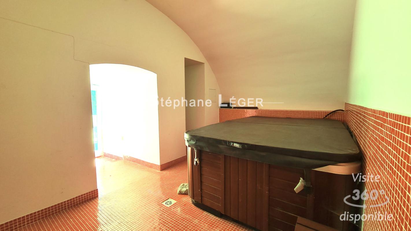 SAUZET Maison en pierre avec piscine 7 pièce(s) 175 m2 15