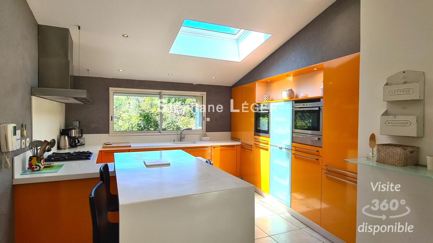 SAUZET Maison en pierre avec piscine 7 pièce(s) 175 m2 6