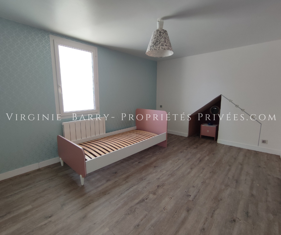 PORT-DES-BARQUES SUPERBE MAISON T5 AVEC PISCINE A PORT DES BARQUES 4