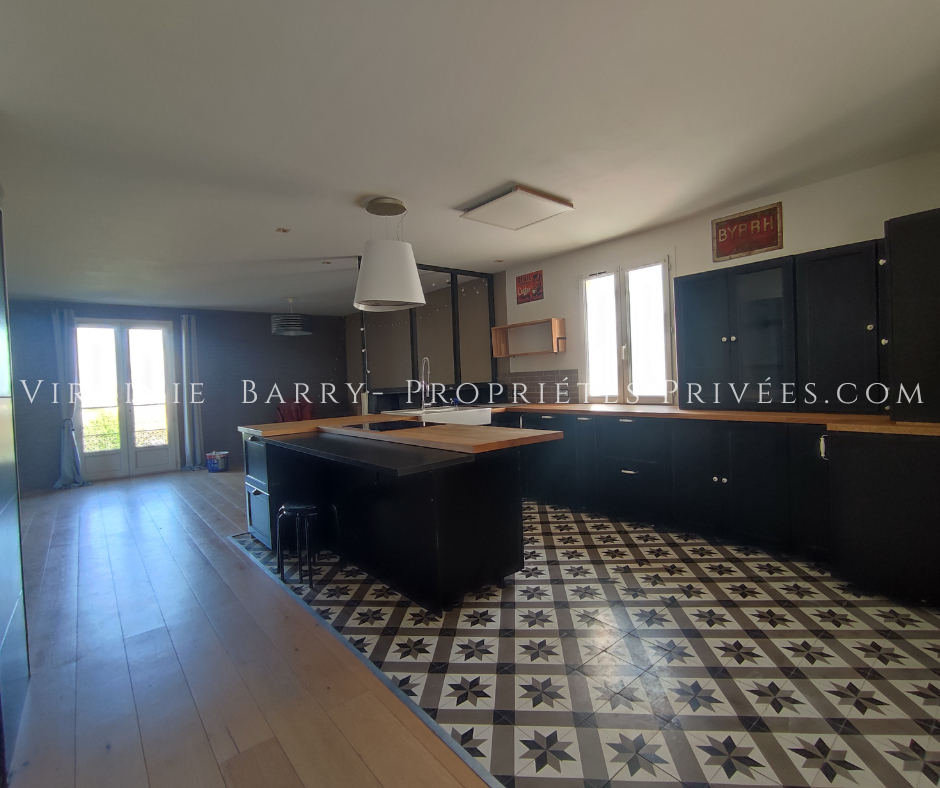 PORT-DES-BARQUES SUPERBE MAISON T5 AVEC PISCINE A PORT DES BARQUES 6