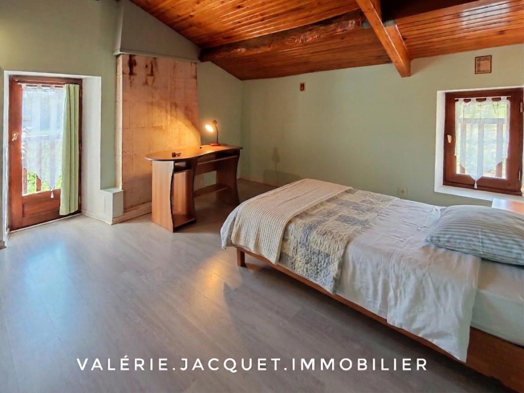 SAINT-CIBARD Domaine de Caractère à Saint-Cibard : Authenticité & Potentiel 12