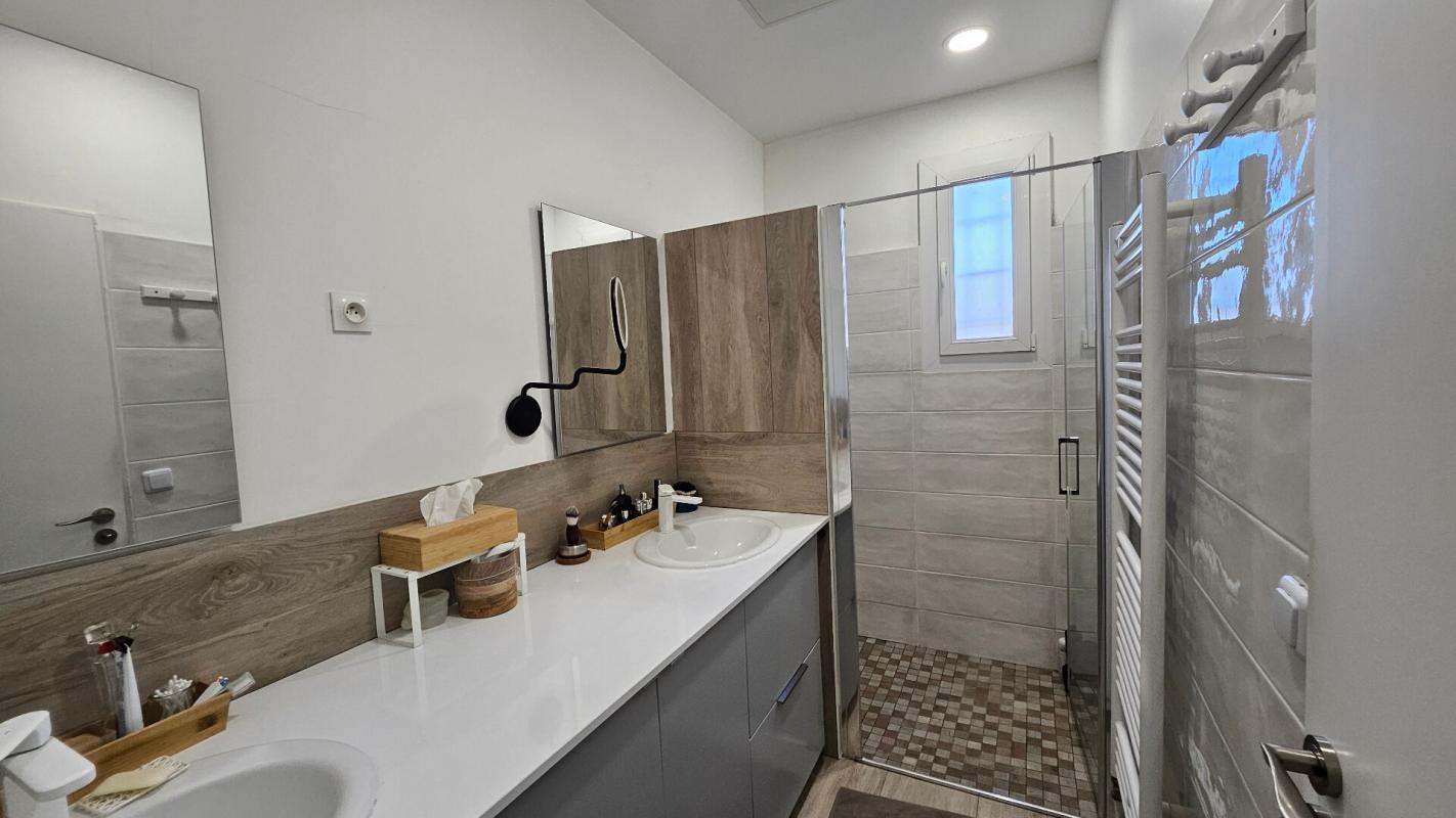 FEYZIN Maison Feyzin 4 pièce(s) 109.22 m2 7