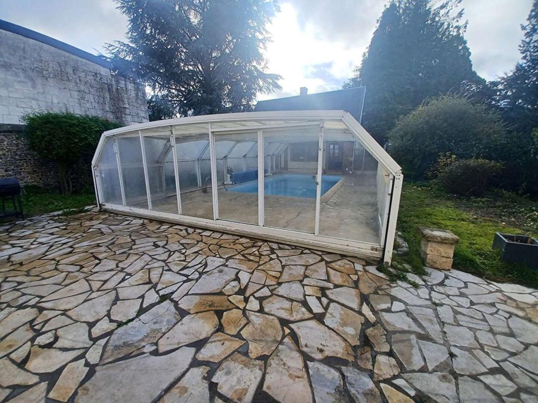 L'AIGLE PROPRIETE - MAISON DE MAITRE L'AIGLE 12 pièce(s) 285 m2 avec piscine couverte 15