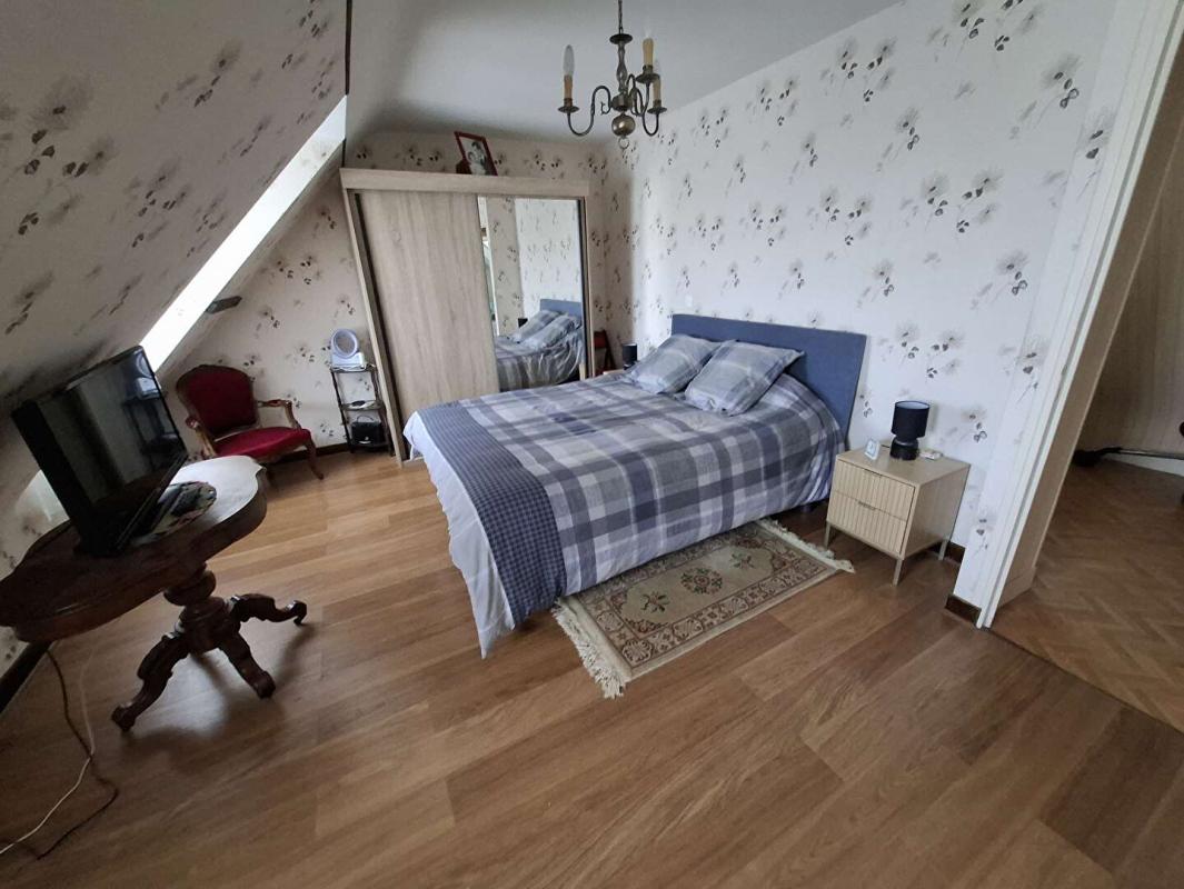 L'AIGLE Propriété L'AIGLE 6 pièce(s) 138 m2 - 4 Box et plus de 2,6 hectares 8