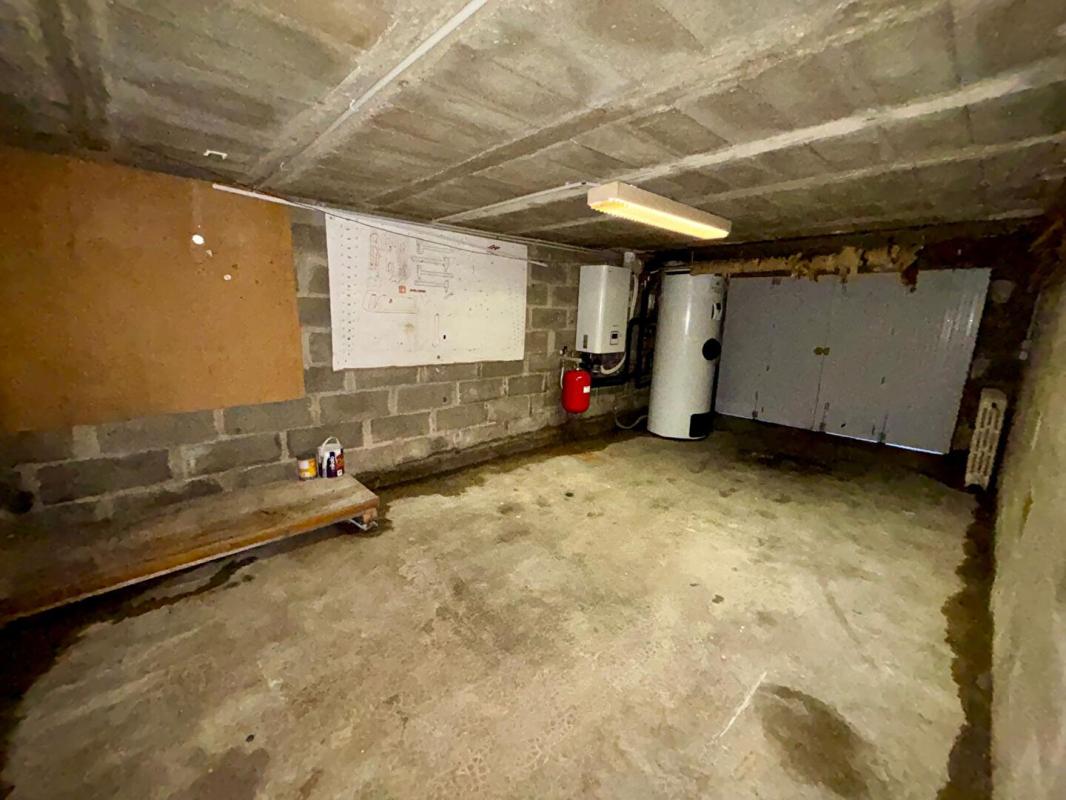 NEVERS Maison avec jardin et garage  4 chambres proche commodités 7