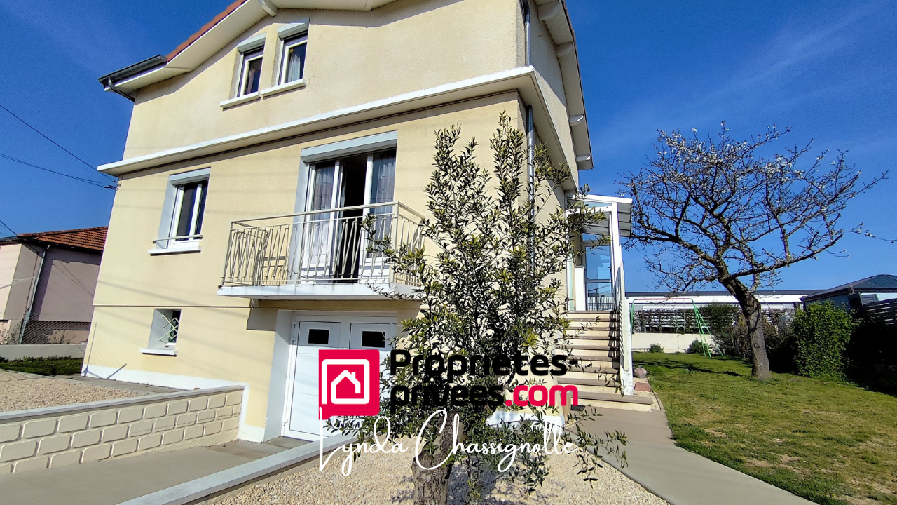 RIORGES Maison - 118m² - Riorges 1