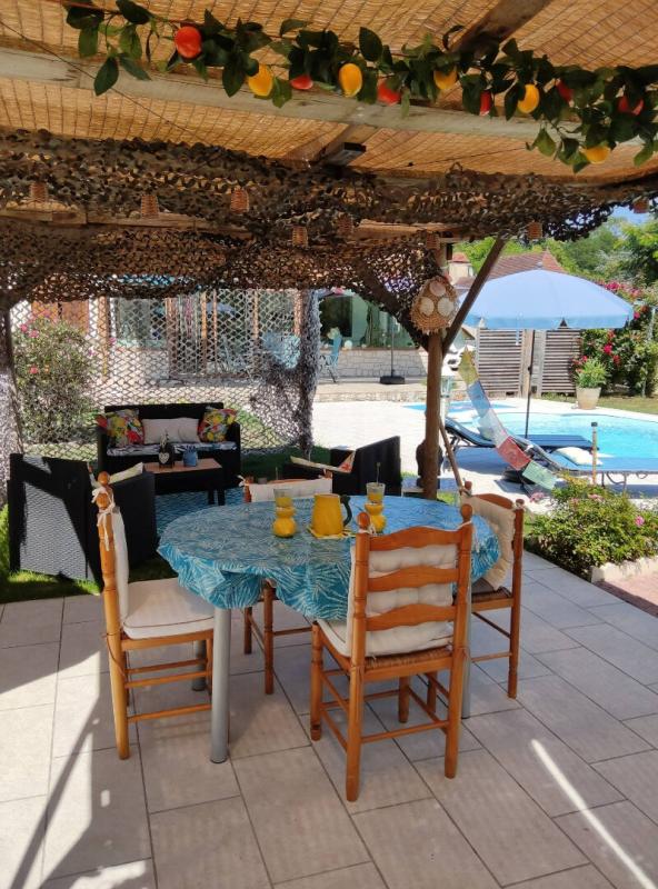 MOULEYDIER Bord de Dordogne · 2 maisons indépendantes · Piscine · 3 300 m² · 15 min Bergerac 15