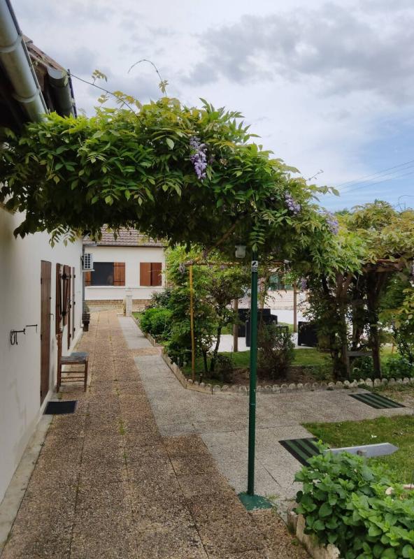 MOULEYDIER Bord de Dordogne · 2 maisons indépendantes · Piscine · 3 300 m² · 15 min Bergerac 3