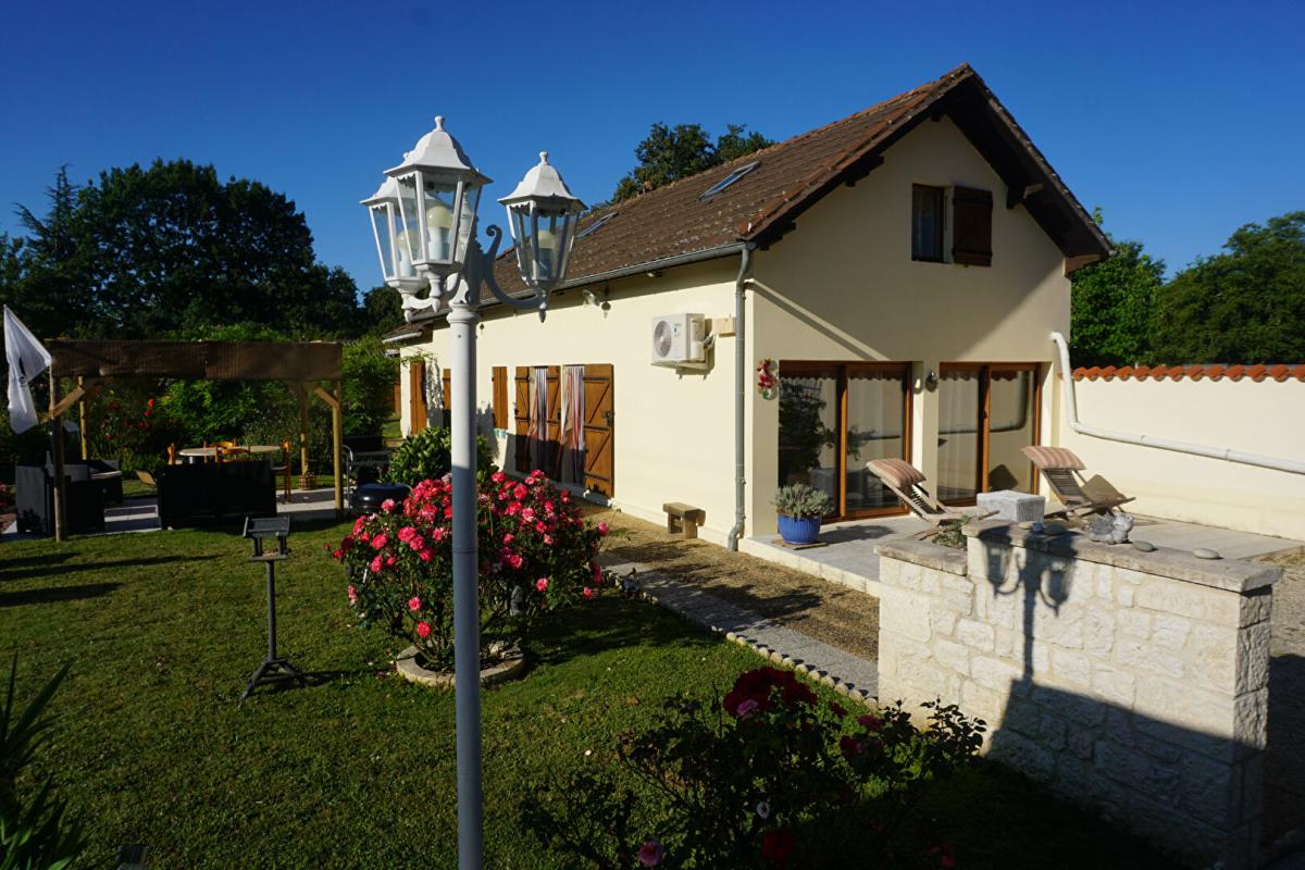 MOULEYDIER Bord de Dordogne · 2 maisons indépendantes · Piscine · 3 300 m² · 15 min Bergerac 9