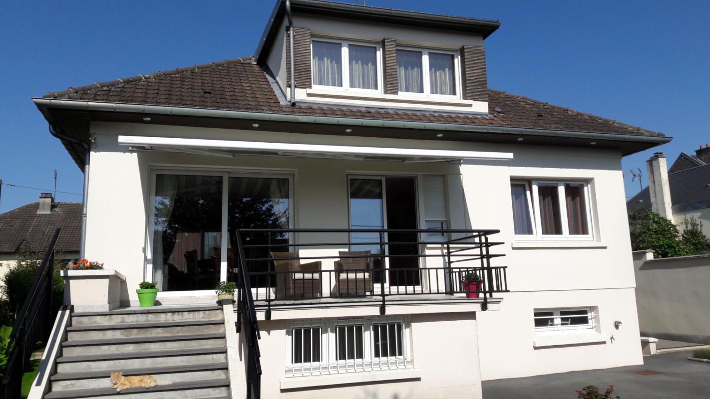 SAINT-QUENTIN PAVILLON INDIVIDUEL SUR SOUS SOL- DOUBLE GARAGE 1