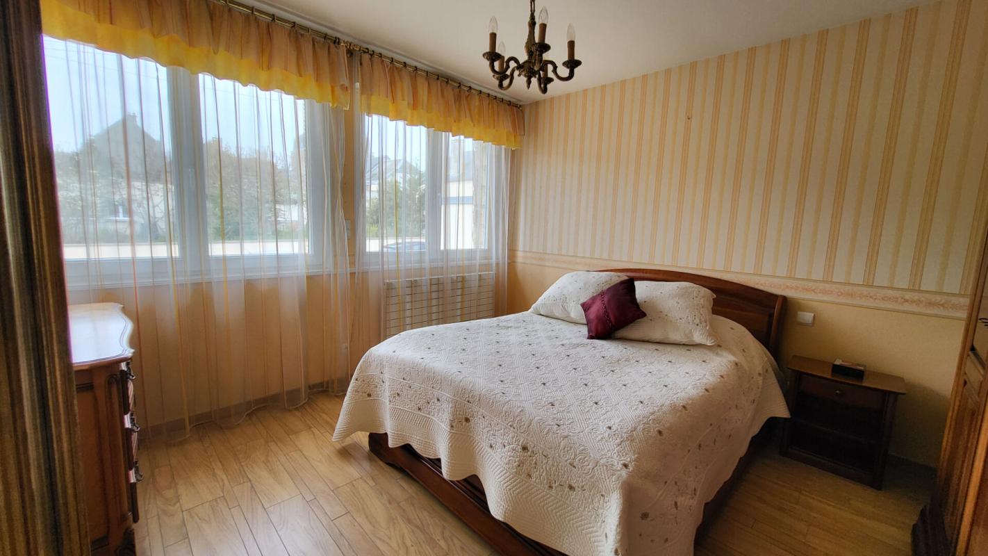 SAINT-QUENTIN PAVILLON INDIVIDUEL SUR SOUS SOL- DOUBLE GARAGE 6