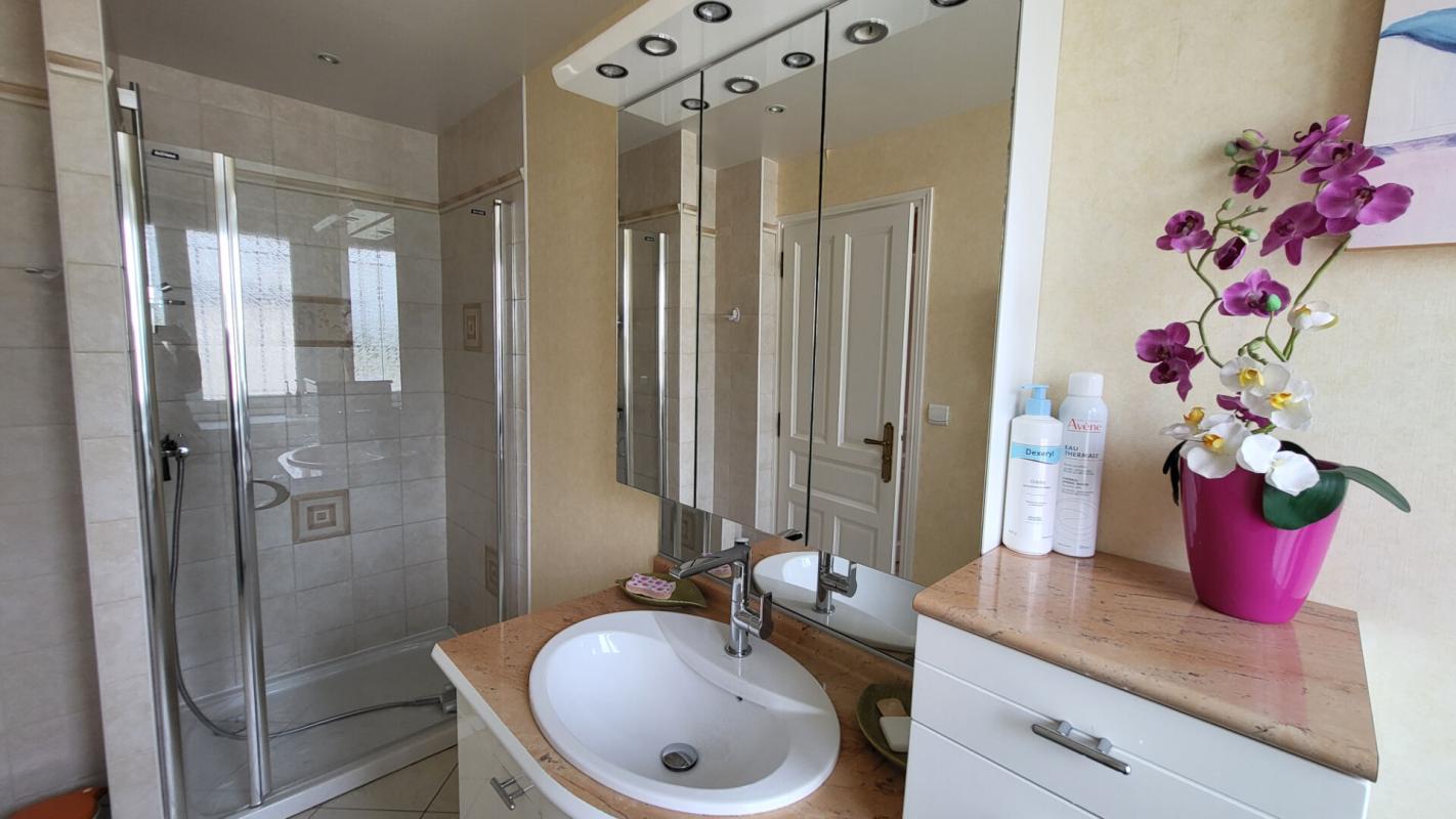 SAINT-QUENTIN PAVILLON INDIVIDUEL SUR SOUS SOL- DOUBLE GARAGE 7