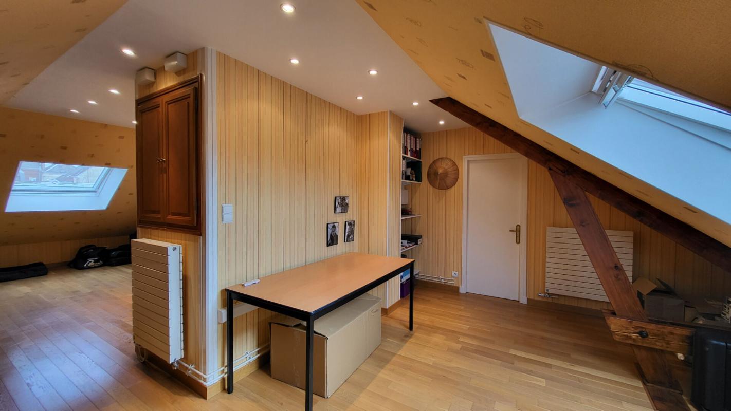 SAINT-QUENTIN PAVILLON INDIVIDUEL SUR SOUS SOL- DOUBLE GARAGE 9