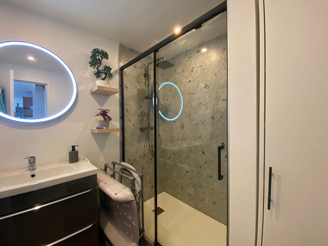 SAINTE-PAZANNE MAISON  44680 SAINTE PAZANNE - 2 CHAMBRES - BUDGET 216 000  HAI 4