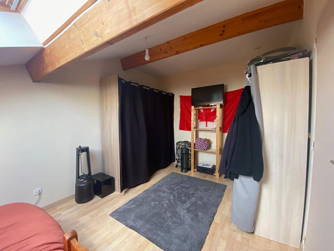 SAINTE-PAZANNE MAISON  44680 SAINTE PAZANNE - 2 CHAMBRES - BUDGET 216 000  HAI 8