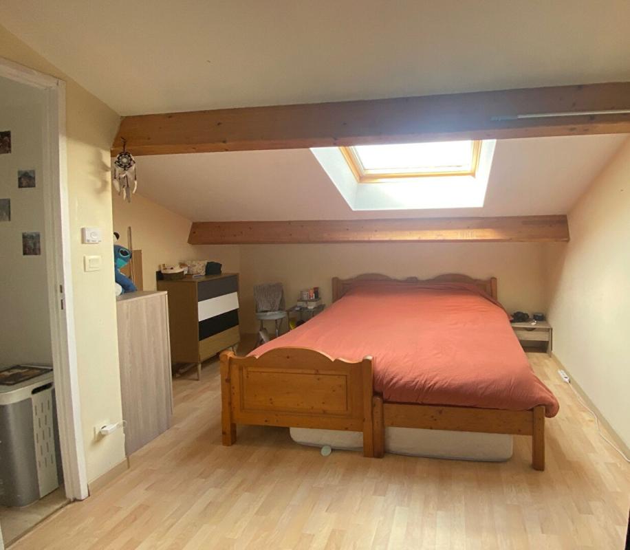 SAINTE-PAZANNE MAISON  44680 SAINTE PAZANNE - 2 CHAMBRES - BUDGET 216 000  HAI 9