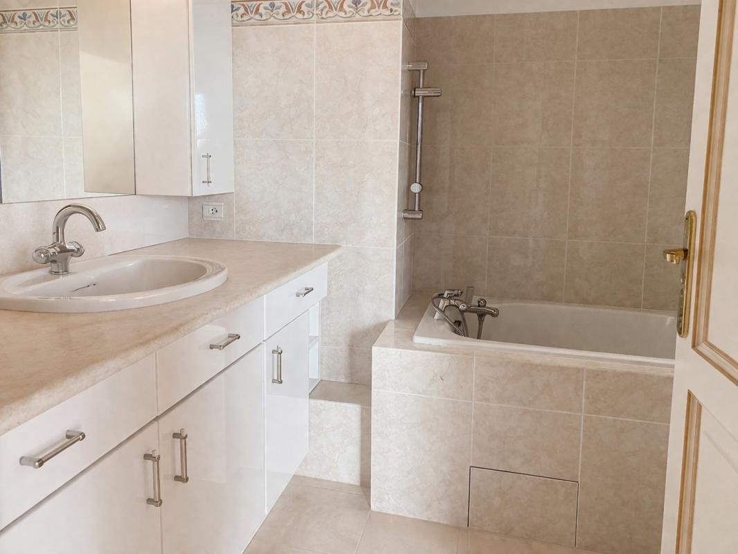 TERRASSON-LAVILLEDIEU Appartement d'exception avec vue sur la Vézère - Centre-ville de Terrasson-Lavilledieu (24120) 5 pièce(s) 116 m2 7