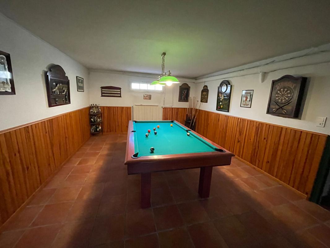 ELNE Maison Elne 10 pièce(s) 400.5 m2 6