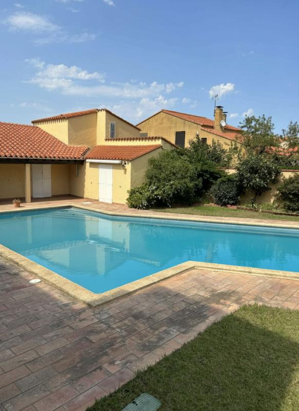 ELNE Maison Elne 10 pièce(s) 400.5 m2 8
