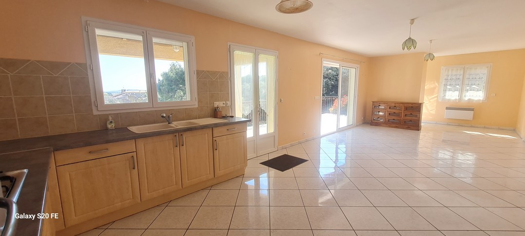 LAURENS Villa de 93m² avec garage et vue sur 652m² de terrain 8