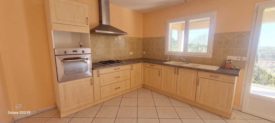 LAURENS Villa de 93m² avec garage et vue sur 652m² de terrain 9