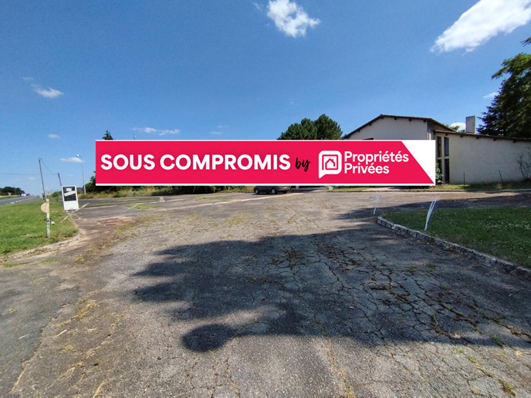 SAINT-JULIEN-L'ARS ST JULIEN L'ARS/SEVRES ANXAUMONT - Maison 4 chambres - 168 m2 - + local commercial - Parcelle 8 916 m2 1