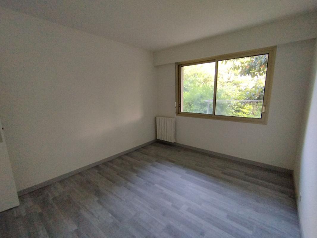 SAINT-JULIEN-L'ARS ST JULIEN L'ARS/SEVRES ANXAUMONT - Maison 4 chambres - 168 m2 - + local commercial - Parcelle 8 916 m2 10