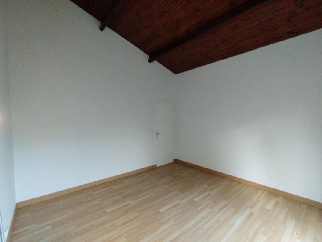 SAINT-JULIEN-L'ARS ST JULIEN L'ARS/SEVRES ANXAUMONT - Maison 4 chambres - 168 m2 - + local commercial - Parcelle 8 916 m2 13